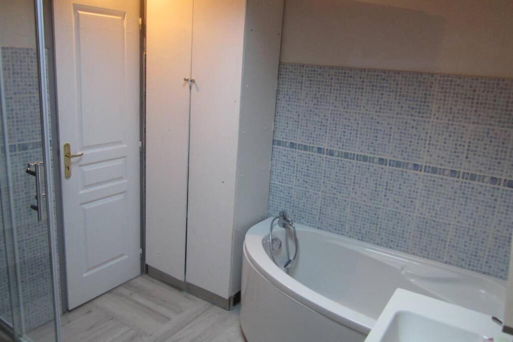 Maison De Village Saint-Barthelemy-de-Vals Ngoại thất bức ảnh